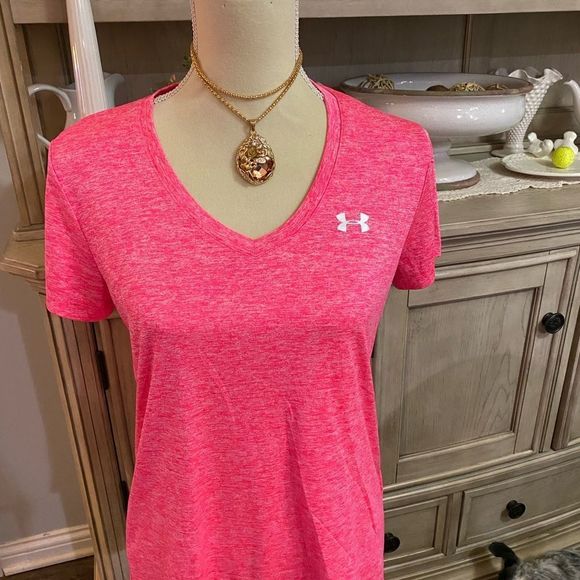 Under Armour Tops - Under Armor knit sports tee